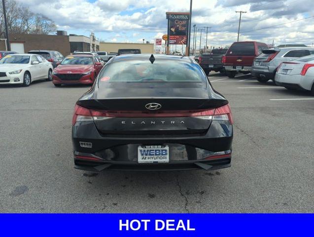 2021 Hyundai ELANTRA Vehicle Photo in Merrillville, IN 46410