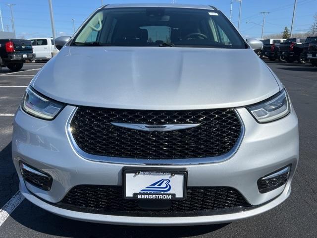 2023 Chrysler Pacifica Vehicle Photo in GREEN BAY, WI 54304-5303