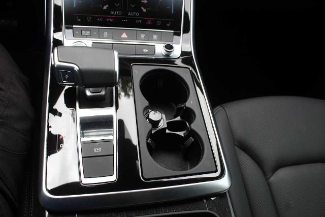 2025 Audi Q7 Vehicle Photo in HOUSTON, TX 77090