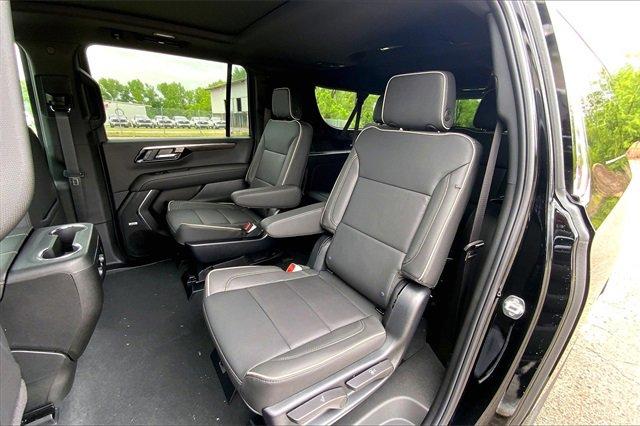 2025 Chevrolet Suburban Vehicle Photo in KANSAS CITY, MO 64114-4502