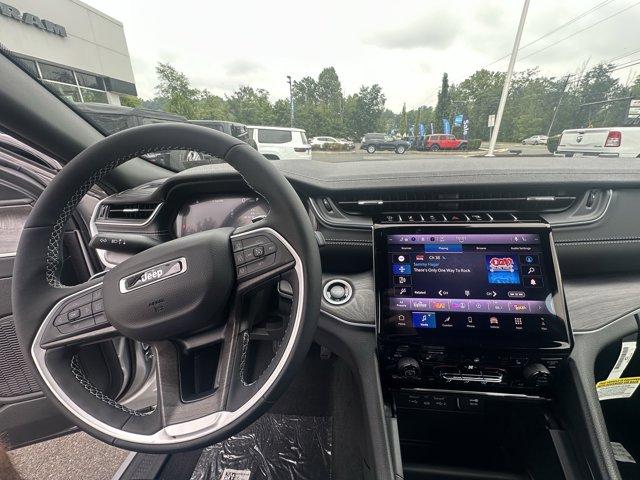 2025 Jeep Grand Cherokee Vehicle Photo in Doylsetown, PA 18901