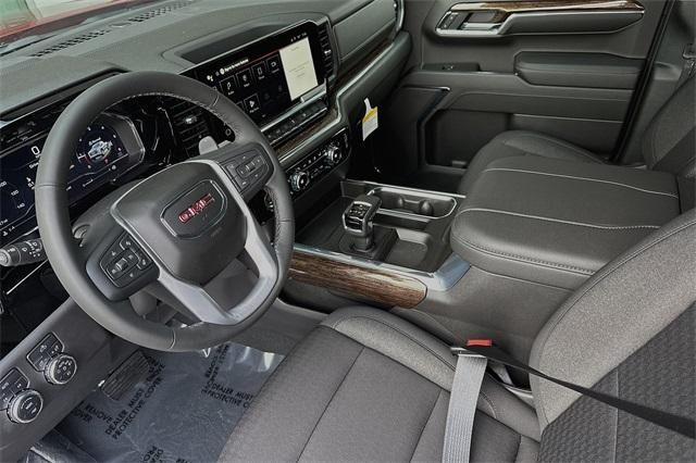 2024 GMC Sierra 1500 Vehicle Photo in ELK GROVE, CA 95757-8703