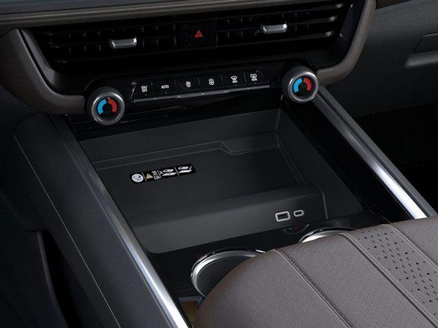 2025 Chevrolet Suburban Vehicle Photo in PAWLING, NY 12564-3219