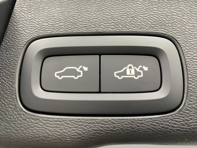 2025 Volvo XC60 Vehicle Photo in Appleton, WI 54913