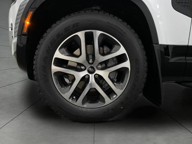 2025 Defender Vehicle Photo in Appleton, WI 54913