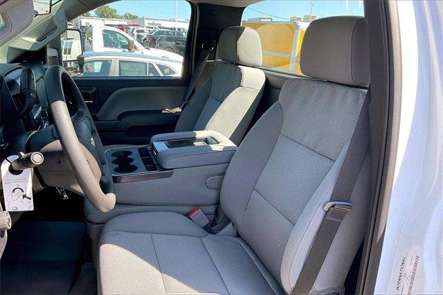 2024 Chevrolet Silverado 5500 HD Vehicle Photo in INDEPENDENCE, MO 64055-1314