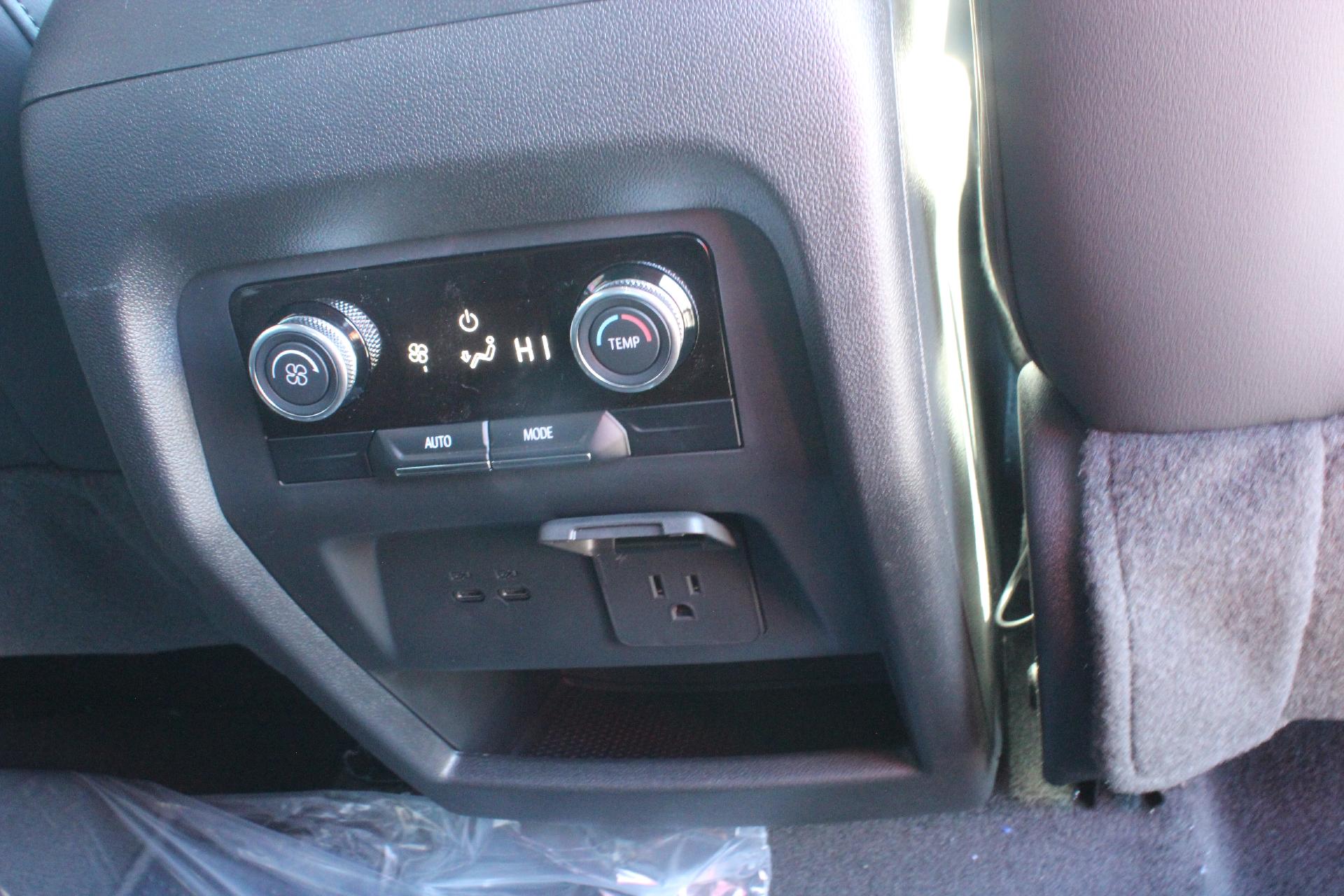 2025 Buick Enclave Vehicle Photo in AURORA, CO 80012-4011
