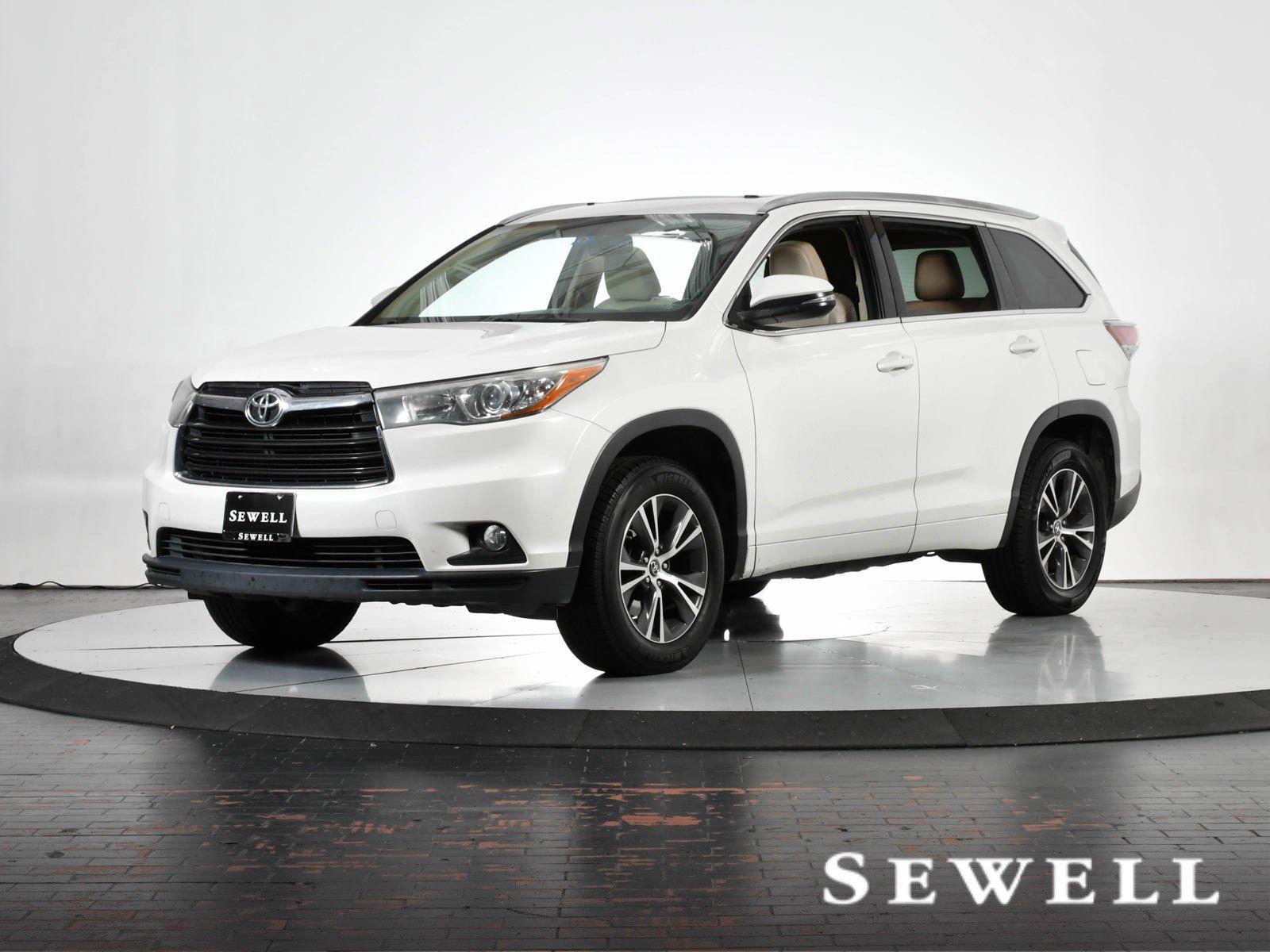 2016 Toyota Highlander Vehicle Photo in DALLAS, TX 75235