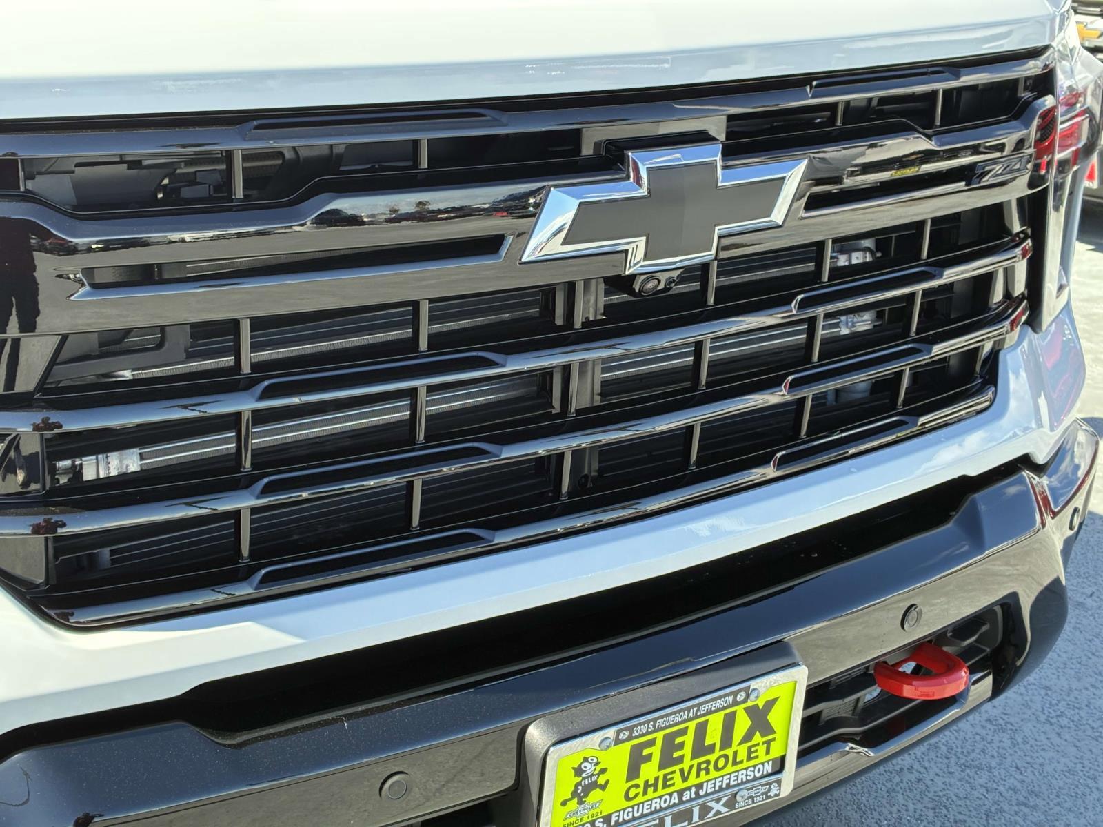 2025 Chevrolet Silverado 2500 HD Vehicle Photo in LOS ANGELES, CA 90007-3794
