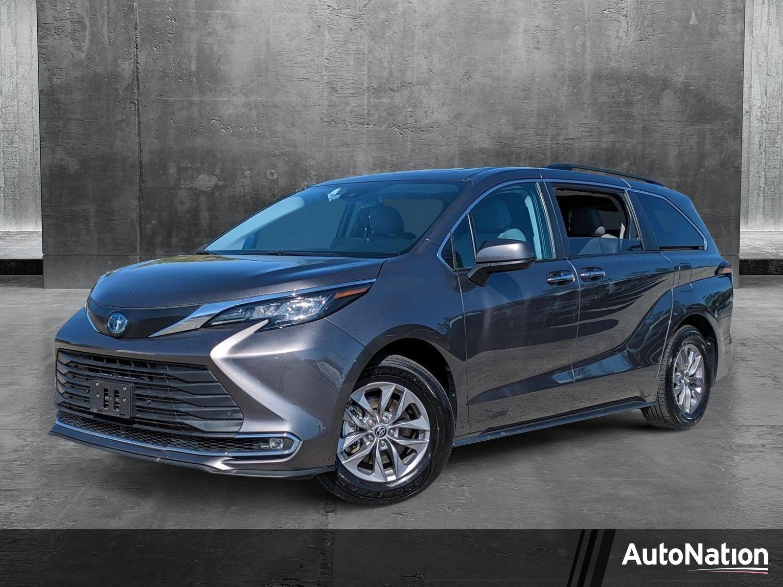 2023 Toyota Sienna Vehicle Photo in Jacksonville, FL 32244