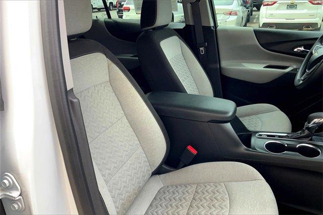 2022 Chevrolet Equinox Vehicle Photo in TOPEKA, KS 66609-0000