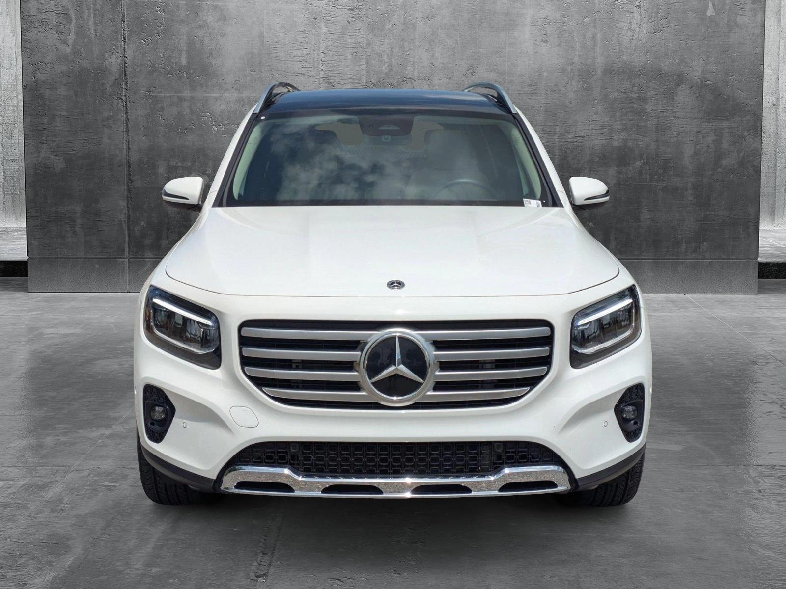 2025 Mercedes-Benz GLB Vehicle Photo in Sarasota, FL 34231