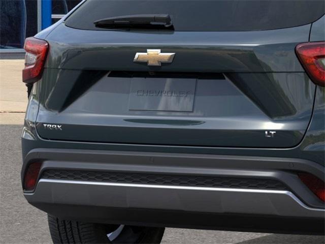 2025 Chevrolet Trax Vehicle Photo in ENGLEWOOD, CO 80113-6708