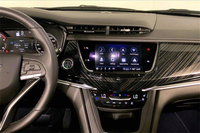 2025 Cadillac XT6 Vehicle Photo in KANSAS CITY, MO 64114-4502