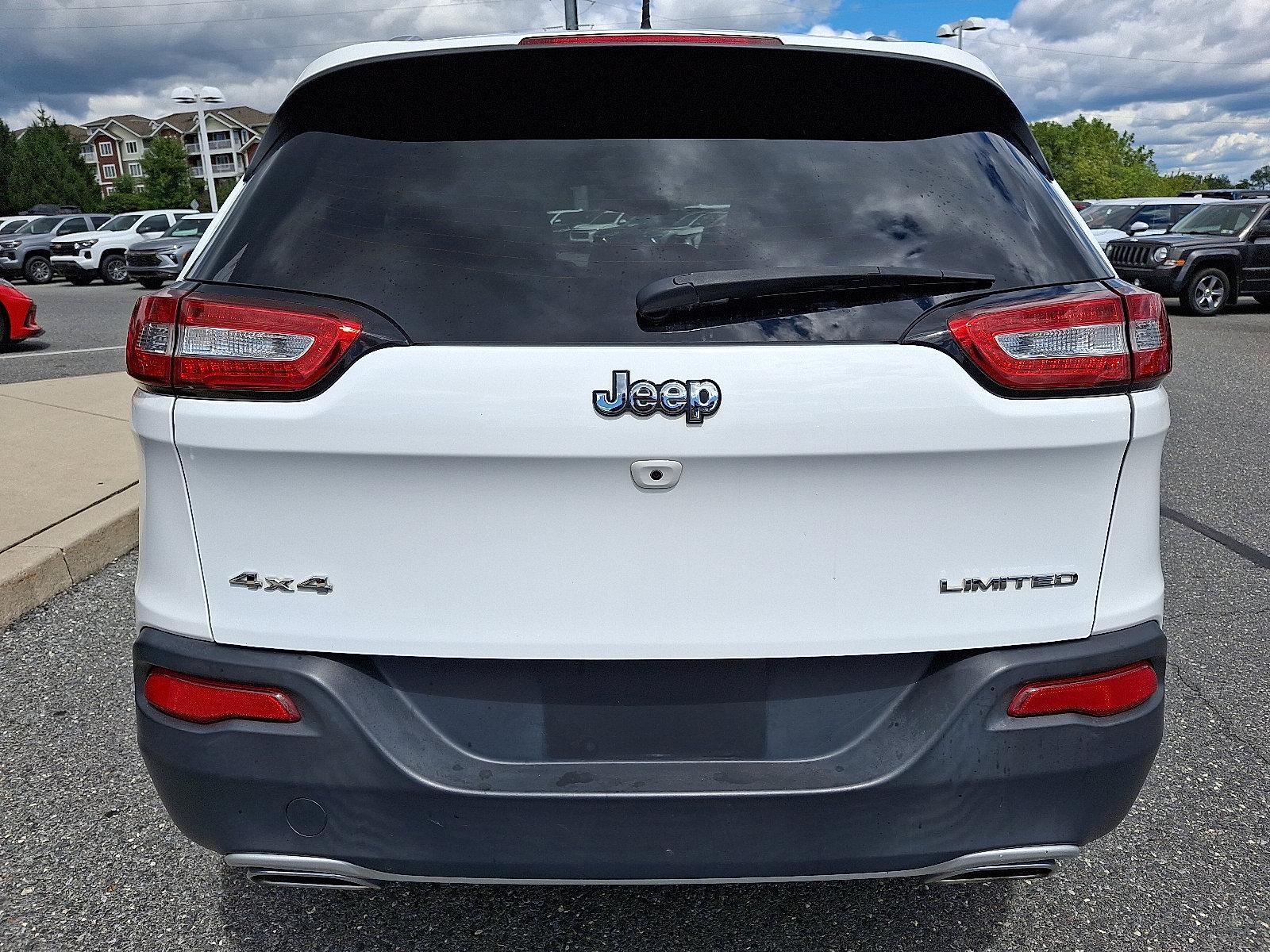 2017 Jeep Cherokee Vehicle Photo in BETHLEHEM, PA 18017-9401