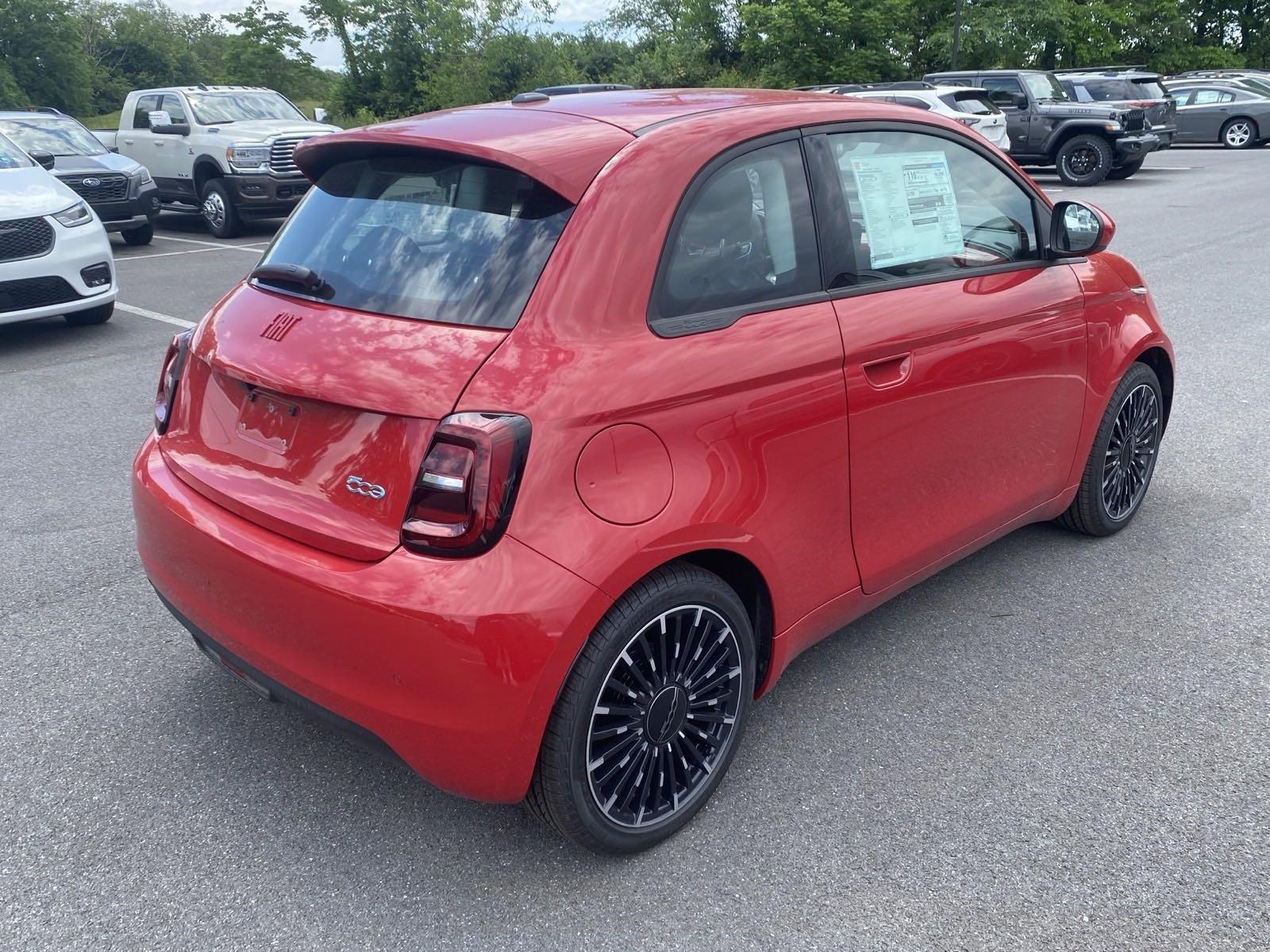 2024 FIAT 500e Vehicle Photo in Mechanicsburg, PA 17050-1707