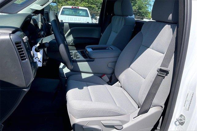 2024 Chevrolet Silverado 5500 HD Vehicle Photo in INDEPENDENCE, MO 64055-1314