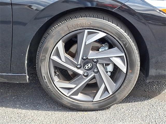 2024 Hyundai ELANTRA Vehicle Photo in New Bloomfield, PA 17068