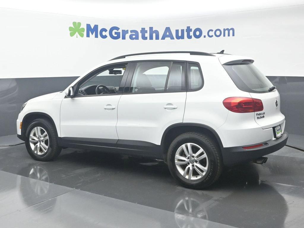 2017 Volkswagen Tiguan Vehicle Photo in Marion, IA 52302