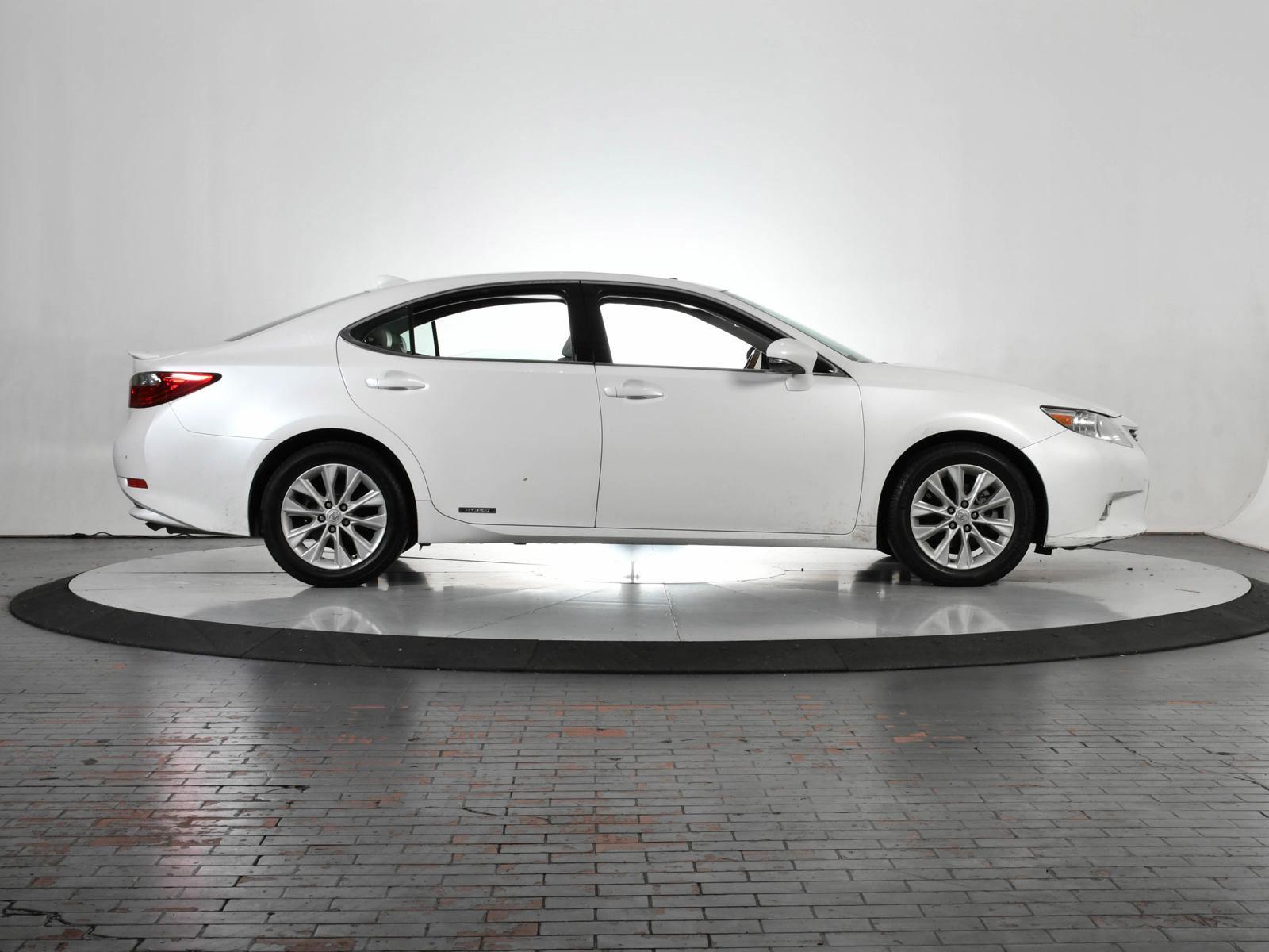 2015 Lexus ES 300h Vehicle Photo in DALLAS, TX 75235