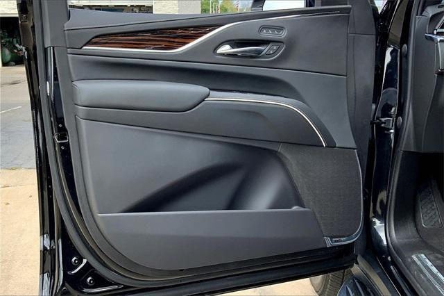 2023 Cadillac Escalade Vehicle Photo in KANSAS CITY, MO 64114-4545