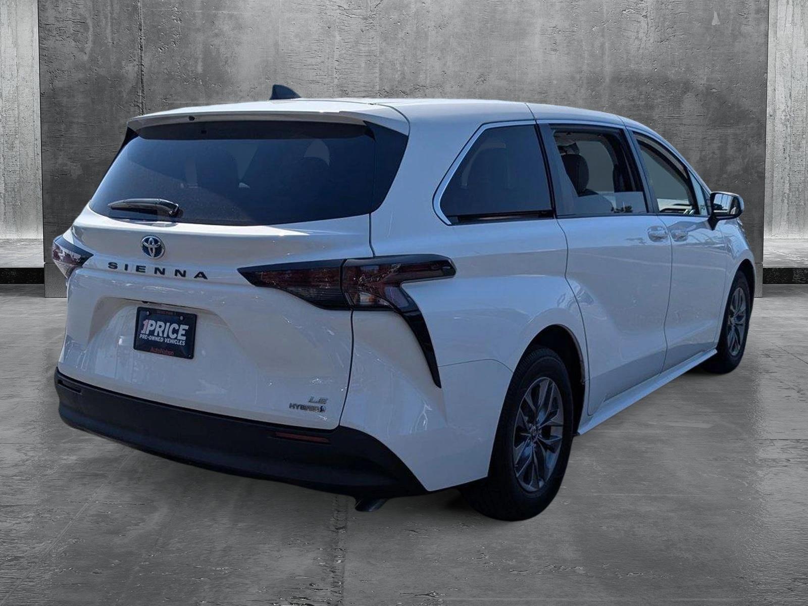 2023 Toyota Sienna Vehicle Photo in Panama City, FL 32401