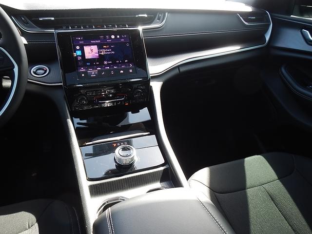 2025 Jeep Grand Cherokee L Vehicle Photo in JASPER, GA 30143-8655