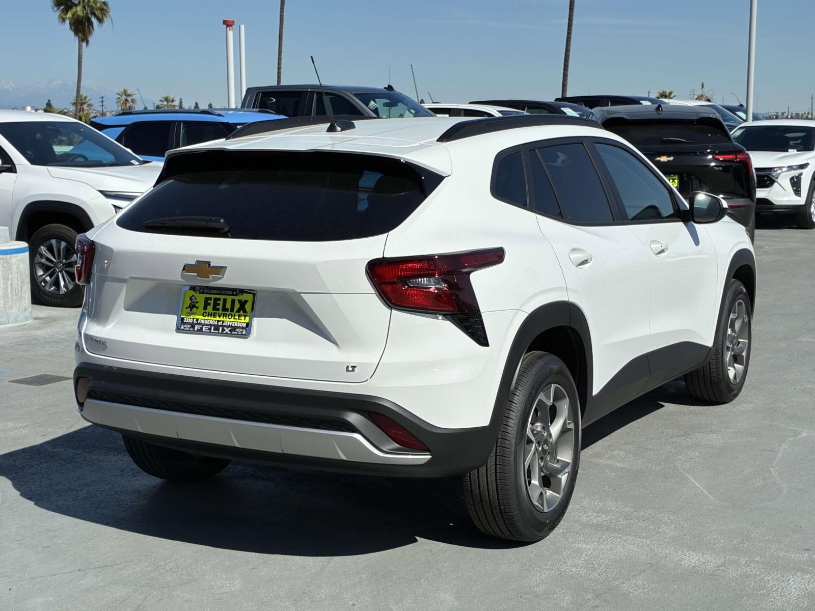 2025 Chevrolet Trax Vehicle Photo in LOS ANGELES, CA 90007-3794