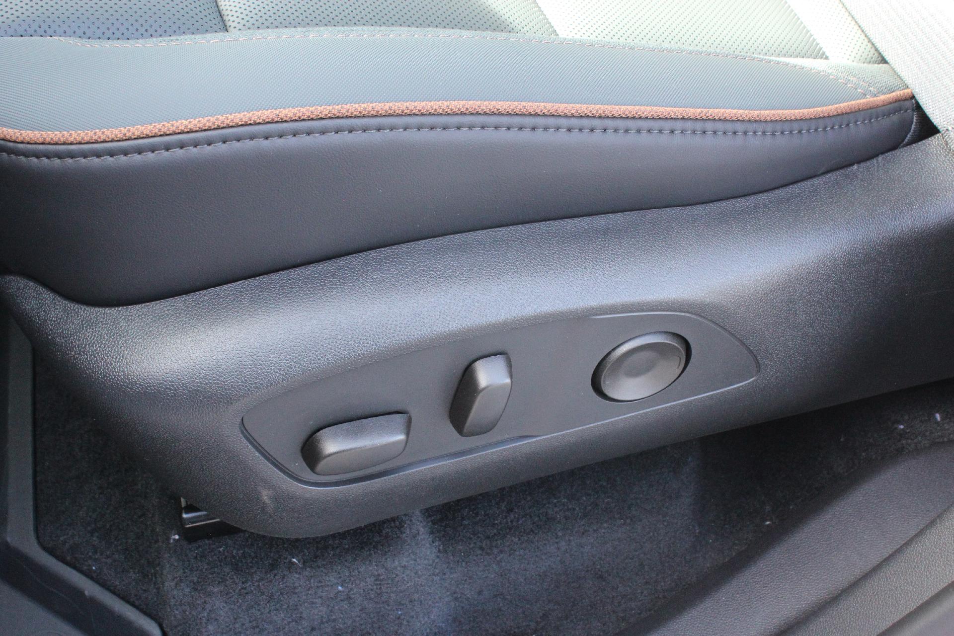 2025 GMC Acadia Vehicle Photo in AURORA, CO 80012-4011