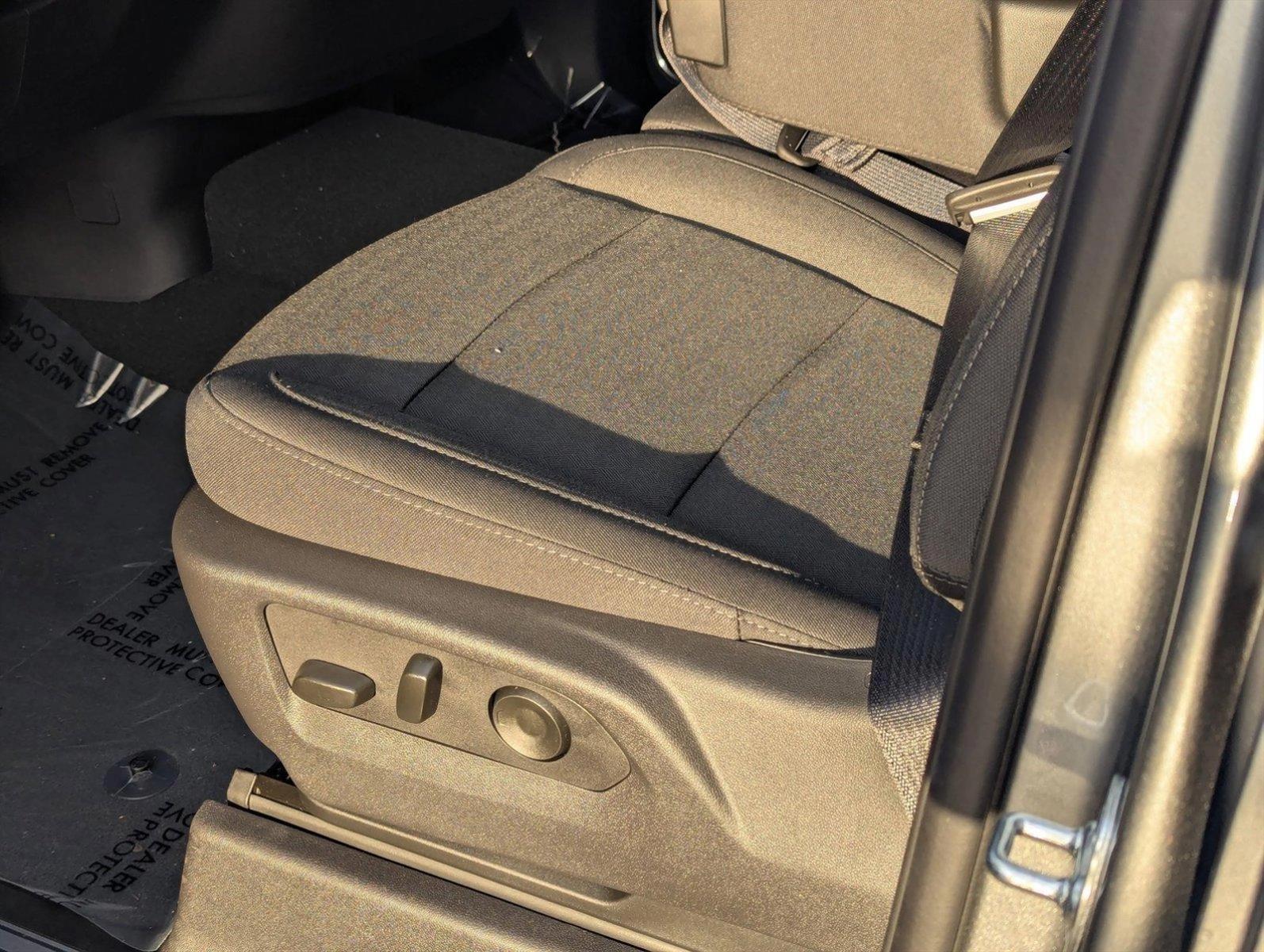 2025 Chevrolet Silverado 1500 Vehicle Photo in GREENACRES, FL 33463-3207