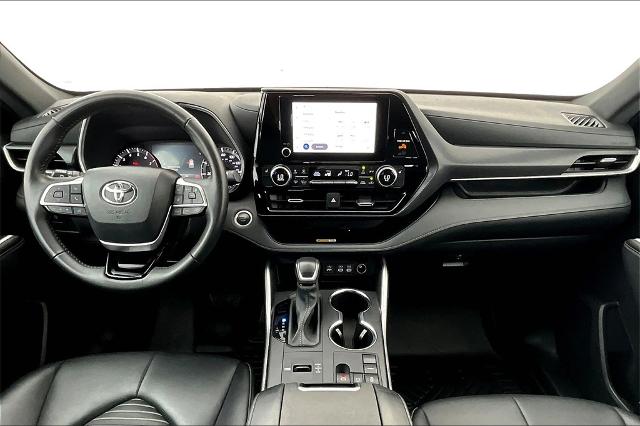 2024 Toyota Highlander Vehicle Photo in Grapevine, TX 76051