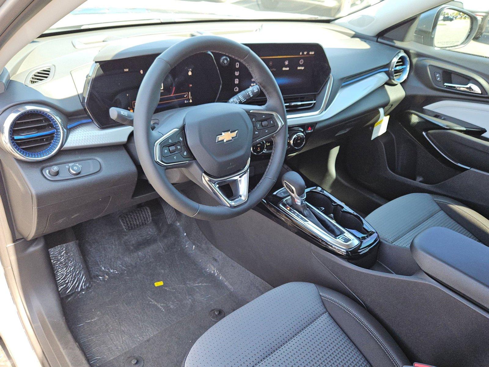 2025 Chevrolet Trax Vehicle Photo in GILBERT, AZ 85297-0446