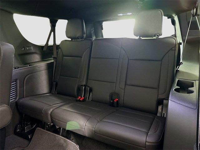2025 Chevrolet Suburban Vehicle Photo in PUYALLUP, WA 98371-4149