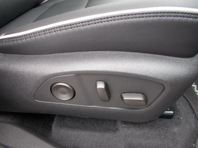 2025 GMC Acadia Vehicle Photo in LOWELL, MA 01852-4336