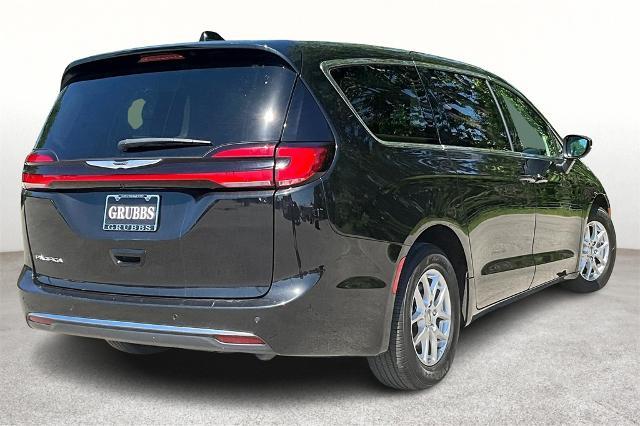 2023 Chrysler Pacifica Vehicle Photo in Tulsa, OK 74145