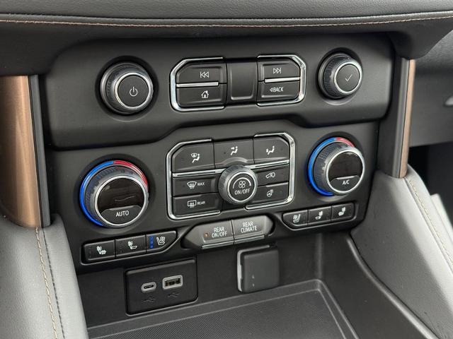 2024 Chevrolet Tahoe Vehicle Photo in COLUMBIA, MO 65203-3903