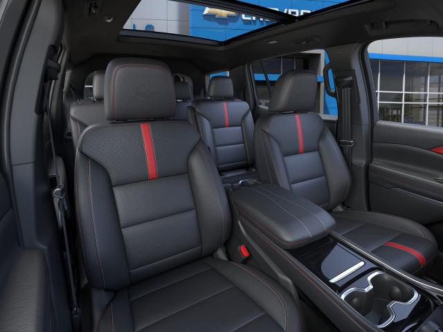 2025 Chevrolet Traverse Vehicle Photo in Roslyn, NY 11576