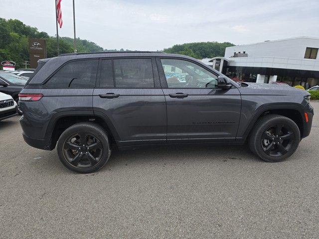 2022 Jeep Grand Cherokee Vehicle Photo in Pleasant Hills, PA 15236