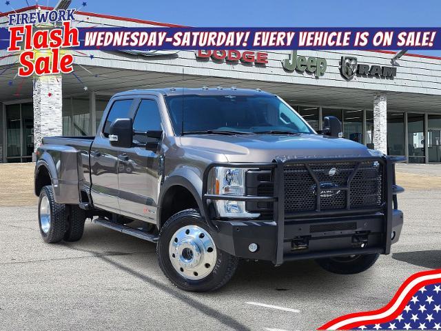 2023 Ford Super Duty F-450 DRW Vehicle Photo in Ennis, TX 75119-5114