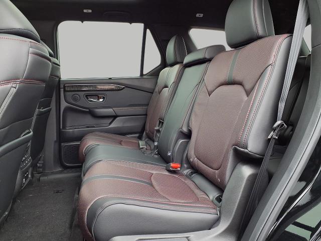 2025 Honda Pilot Vehicle Photo in Oshkosh, WI 54904