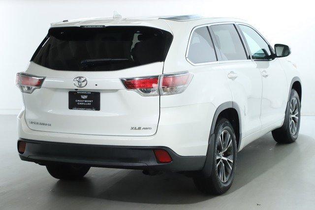 2016 Toyota Highlander Vehicle Photo in BEACHWOOD, OH 44122-4298