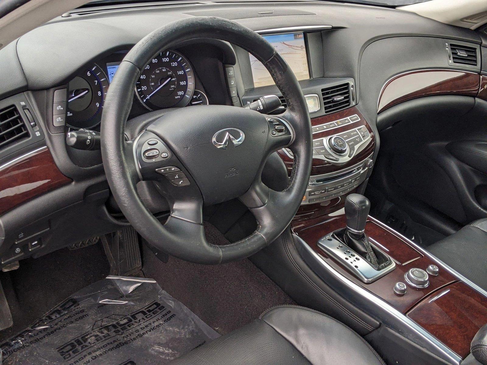 2015 INFINITI Q70L Vehicle Photo in Cockeysville, MD 21030