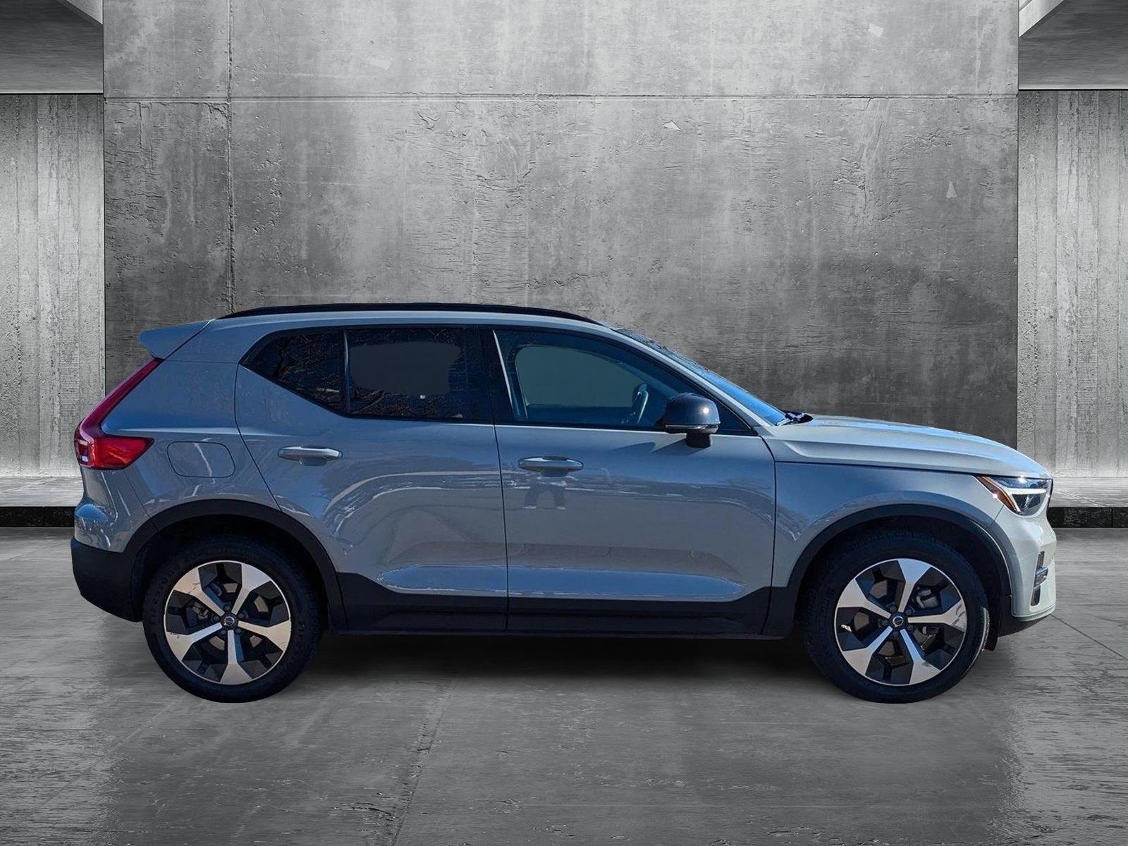 2024 Volvo XC40 Vehicle Photo in LONE TREE, CO 80124-2750