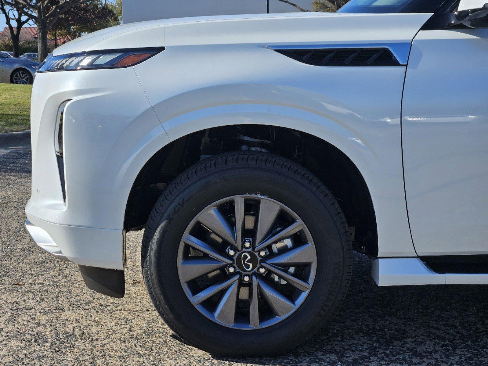 2025 INFINITI QX80 Vehicle Photo in Fort Worth, TX 76132