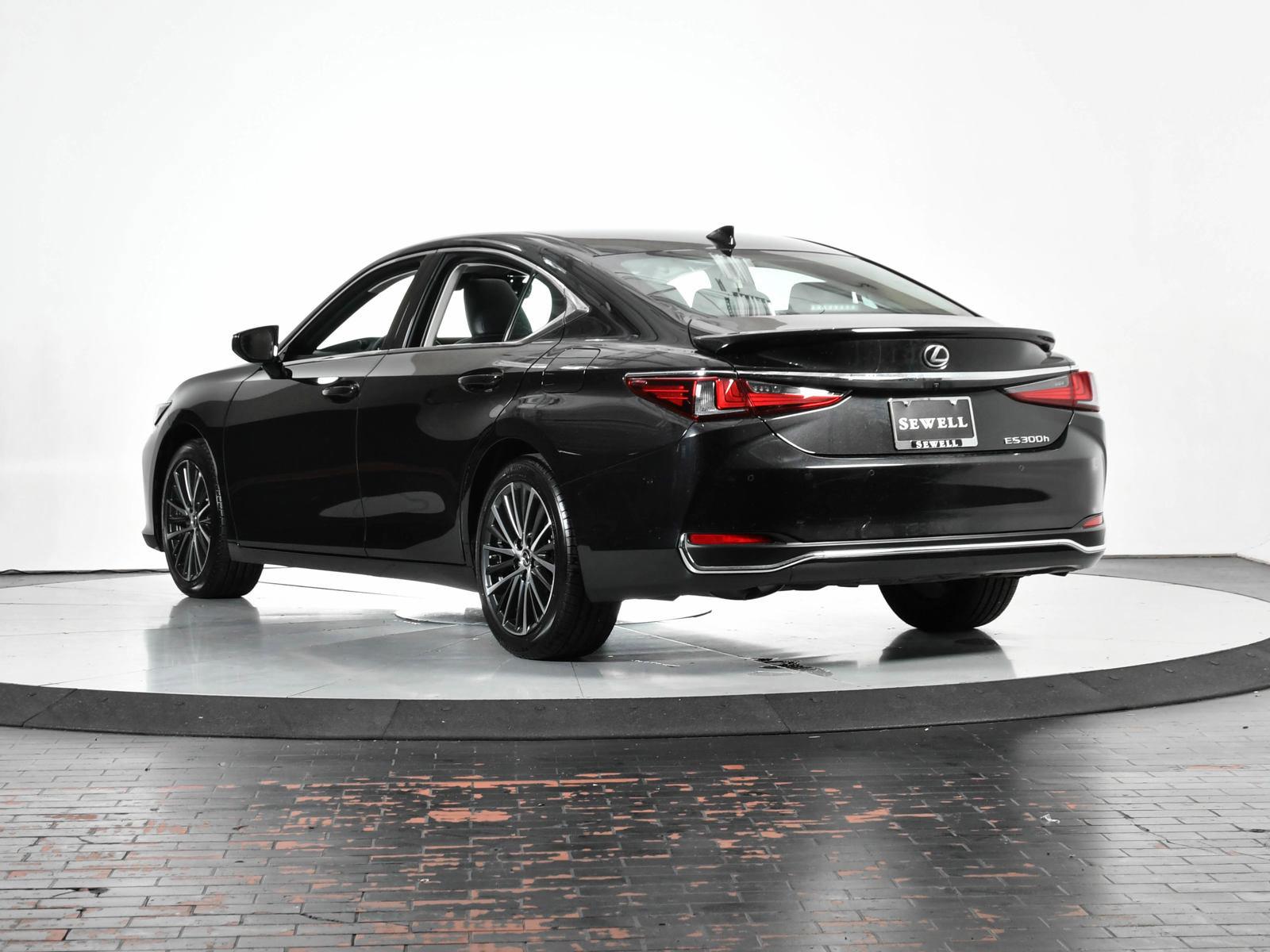 2024 Lexus ES 300h Vehicle Photo in DALLAS, TX 75235