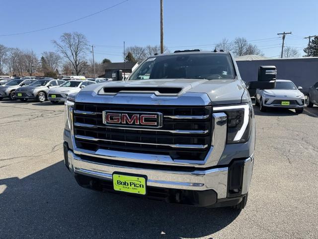 2025 GMC Sierra 2500 HD Vehicle Photo in CHICOPEE, MA 01020-5001