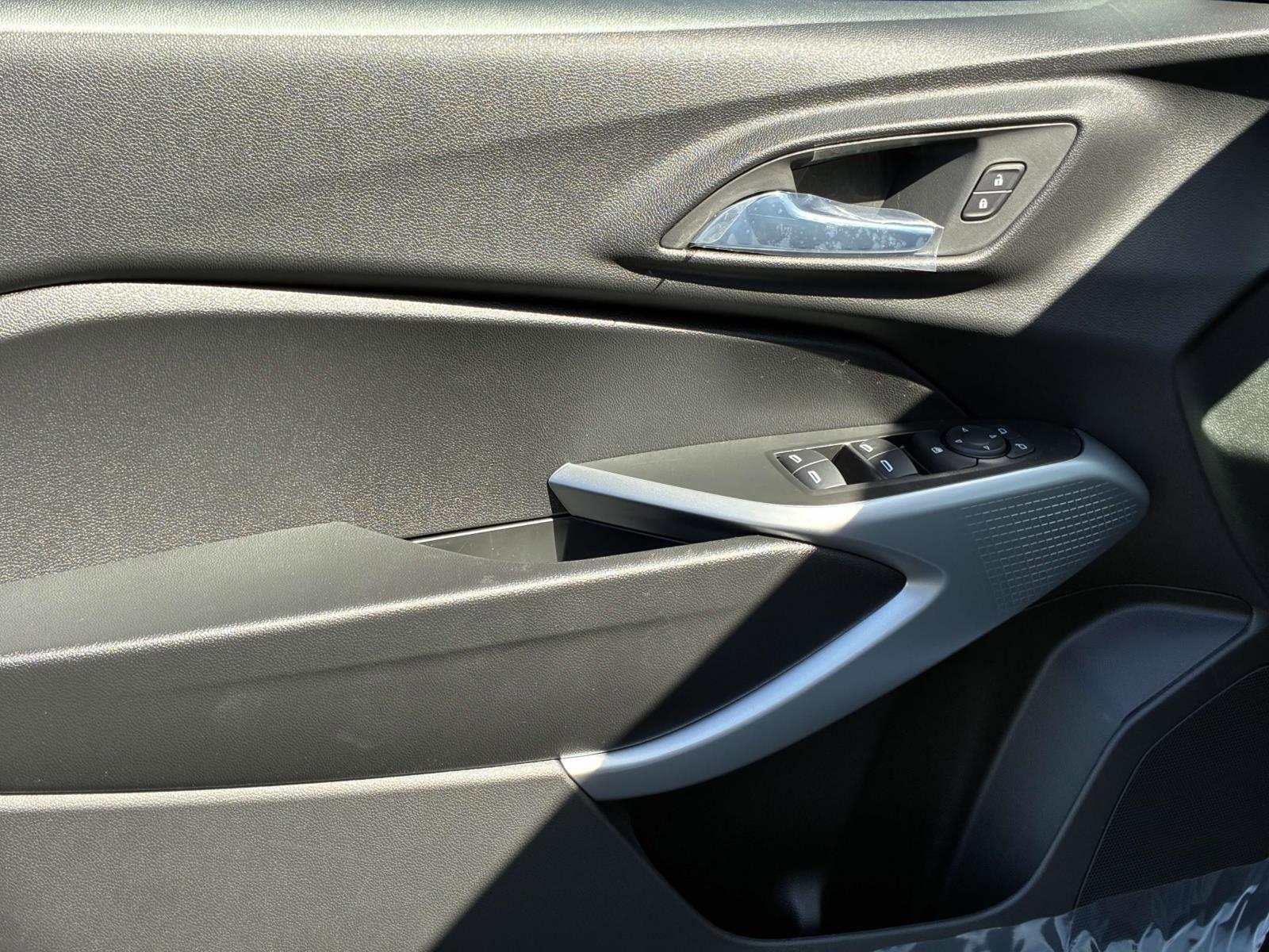 2025 Chevrolet Trax Vehicle Photo in LOS ANGELES, CA 90007-3794