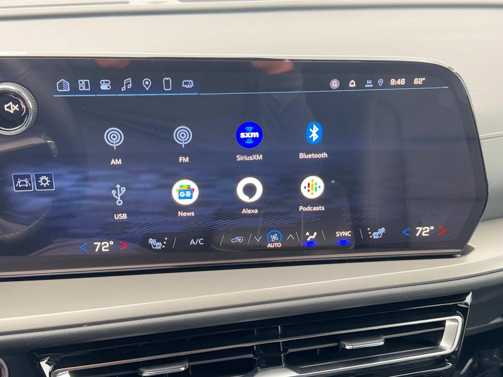 2025 Chevrolet Traverse Vehicle Photo in LOS ANGELES, CA 90007-3794
