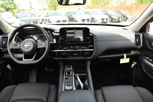 2025 Nissan Pathfinder Vehicle Photo in Ballwin, MO 63011