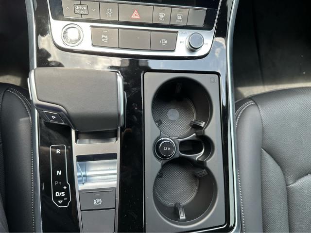 2025 Audi Q8 Vehicle Photo in HOUSTON, TX 77090